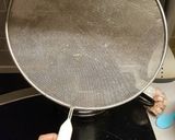 Foto langkah ke 5 dari resep Ayam goreng mudah rasa indonesia.