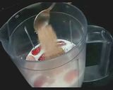 स्ट्रॉबेरी मिल्कशेक- Strawberry Milkshake recipe in Hindi ) रेसिपी चरण 2 फोटो