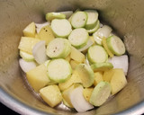 Foto del paso 2 de la receta: Crema de Calabacín, pipas y torreznos