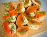 Hình bước làm 4 của món Bánh mì phô mai với cá hồi xông khói