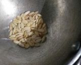 A picture of step 3 of Flaxseeds Multiseeds & Dryfruits pan Mukhwas.