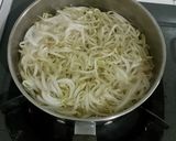 Foto langkah ke 5 dari resep Soto Ayam Kuah Bening Khas Semarang.
