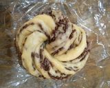 Foto langkah ke 8 dari resep Roti bunga meses coklat.