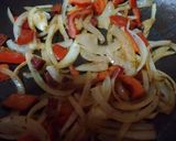 Foto del paso 1 de la receta: Huevos rancheros con salchichas