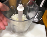 Foto del paso 4 de la receta: Rape en salsa con gambones y patata panadera