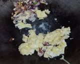 Foto langkah ke 2 dari resep Tumis Wortel Telur Sederhana.