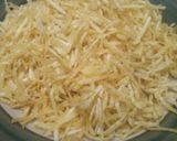 Foto langkah ke 3 dari resep Kering kentang teri bumbu iris.