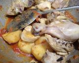 A picture of step 4 of Chicken aloo ka salan.