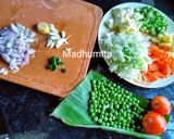A picture of step 1 of Mixed Veg Pulao.