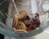 عکس مرحله 2 از دستور شیک بیسکوئیت و شکلات 🍫🥯 🍌🥛