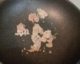 รูปขั้นตอนการทำที่ 2 ของ ผัดบร็อคโคลี่หมูสไลด์ [เมนูเด็ก]