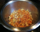 Foto del paso 4 de la receta: Sopa de lechuga con jamón curado y cansalada