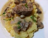 Фото кроку 6 до Медальйони свинячі у вершковому соусі з шампіньйонами.
