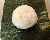 A picture of step 4 of Salmon Pink Spiral Onigiri Rice Ball 🍙.