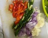 Foto langkah ke 1 dari resep Udang dan Cumi Tumis Pedas.
