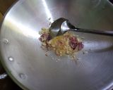 Foto langkah ke 2 dari resep Tumis Buncis Jamur Kancing.