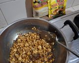 Foto langkah ke 5 dari resep Ayam Cincang Kecap Isian Bakpao / Roti Kukus.