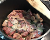 Foto del paso 1 de la receta: Estofado de ternera con patatas