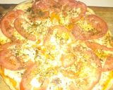 Foto del paso 4 de la receta: 🍕🍅 Pizza con Tomate al ajo y oliva😋