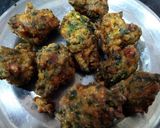 A picture of step 3 of Palak (Spinach)Pakoda.