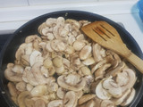 Champiñones al ajillo