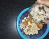 A picture of step 2 of Dry fruit kheer.