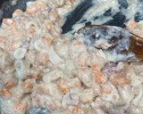 Foto del paso 2 de la receta: Champiñones rellenos de langostinos y calamares