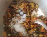 सात्विक कारल्याची भाजी (karlyachi bhaji recipe in marathi) रेसिपी स्टेप 3 फोटो 