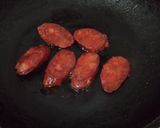 Foto del paso 4 de la receta: Tapas de chorizo colorado y huevo, fritos