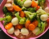 Foto langkah ke 6 dari resep Capcay Sayur Telur Puyuh Simpel.