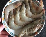 A picture of step 1 of Har Lok (Cantonese prawn style).