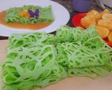 Foto langkah ke 5 dari resep Roti jala pandan.