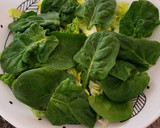 Foto del paso 2 de la receta: Ensalada de espinacas, aguacate y frutos secos