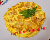 Foto del paso 4 de la receta: Tortilla de gambas