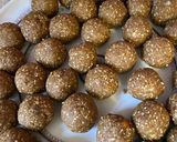 A picture of step 3 of Figs and sesame healthy bites.