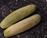 Foto del paso 1 de la receta: Pepinos rellenos de York y ajo