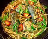 Hình bước làm 6 của món Cá Bạc Má Kho Măng