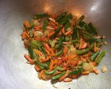 A picture of step 3 of Semolina Vegetable Upma.