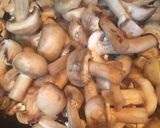 A picture of step 4 of Garlic Mushroom.