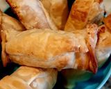 Foto del paso 2 de la receta: Deditos de salchicha con queso súper crocantes