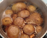 Foto del paso 1 de la receta: Patatas arrugadas con mojo picón 😋