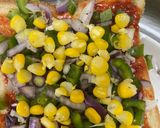 સેઝવાન બ્રેડ પીઝઝા (Schezwan Bread Pizza Recipe In Gujarati) રેસીપી સ્ટેપ2ફોટો