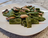 Foto del paso 6 de la receta: Salteado de judías verdes y champiñones al ajillo