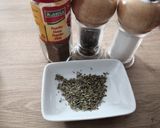 Une image de l'étape 2 de Muffins courgette mozzarella.