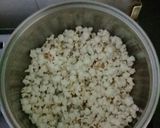 Foto del paso 2 de la receta: Pochoclo caramelizado de limón 🍿🍋