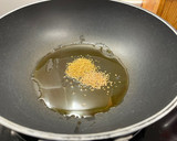 Foto del paso 3 de la receta: Tallarines de arroz (noodles) con verduras al wok y sésamo