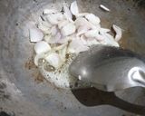 A picture of step 3 of Tawa pulao.