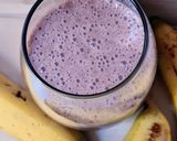 Foto del paso 3 de la receta: Licuado de banana y cacao 🍌Chocolatada energética y saludable 🥛
