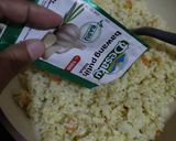 Foto langkah ke 3 dari resep Nasi Goreng Telur Sayur.