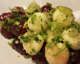 Foto del paso 5 de la receta: Ensalada de bolas de remolacha y pepinos